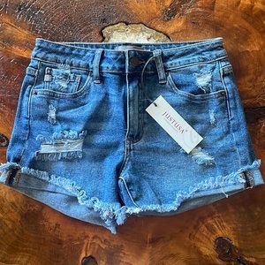 NWT Justusa mid rise short w cuff S